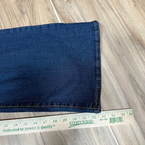 Levi Strauss Signature‎ Women's 16L High Rise Flare Jeans  Dark Wash - Picture 2 of 8